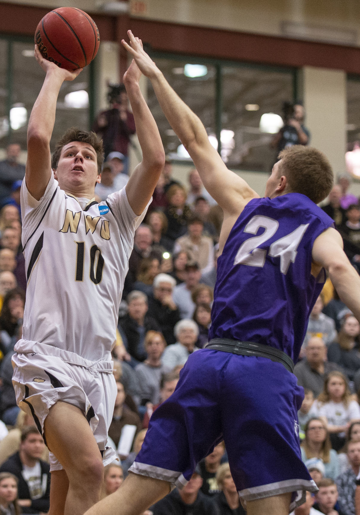 St. Thomas vs. Nebraska Wesleyan, 3.2